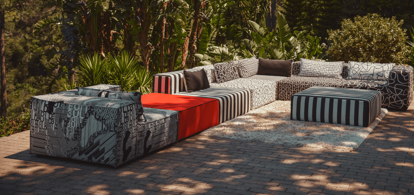 WAZ Outdoor lounger styled pool-side
