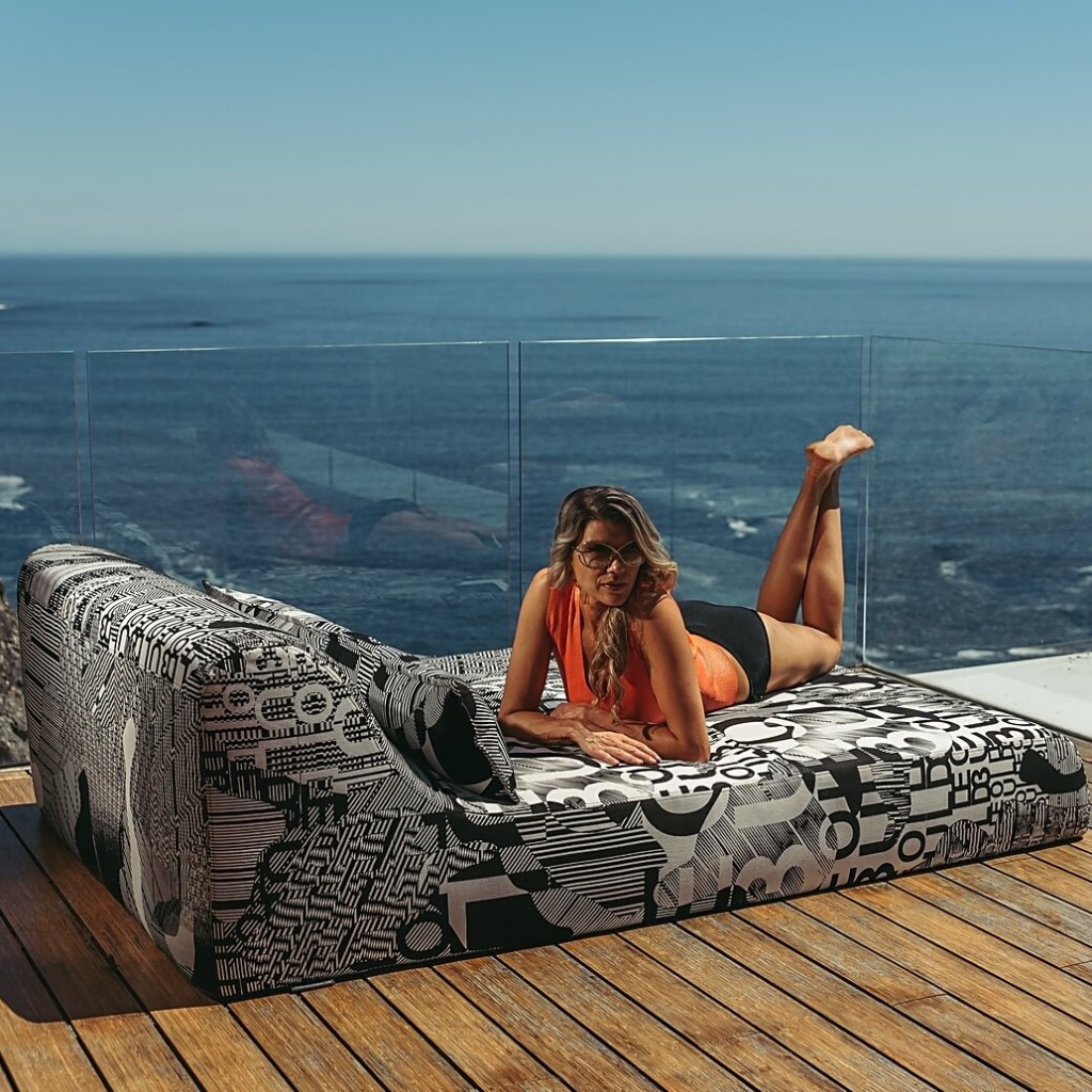 Double Grecian Daybed